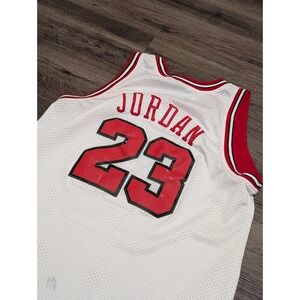 VTG Nike Michael Jordan Chicago Bulls Jersey Mens Large White NBA 23  90s READ